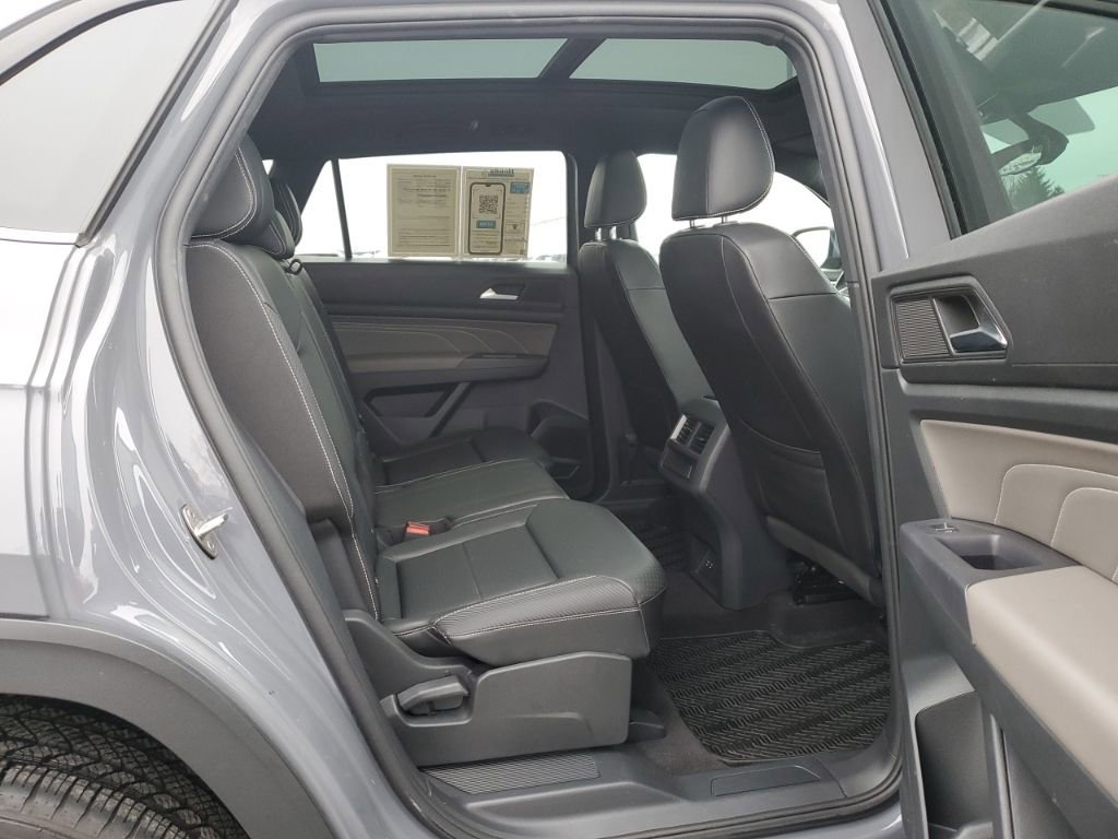 Used 2021 Volkswagen Atlas Cross Sport SE image 39