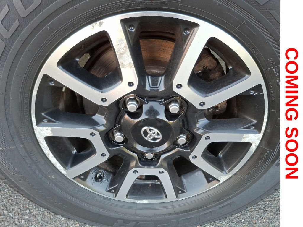 Used 2014 Toyota Tundra SR5 w/ TRD Off Road Package AWD/4WD image 7