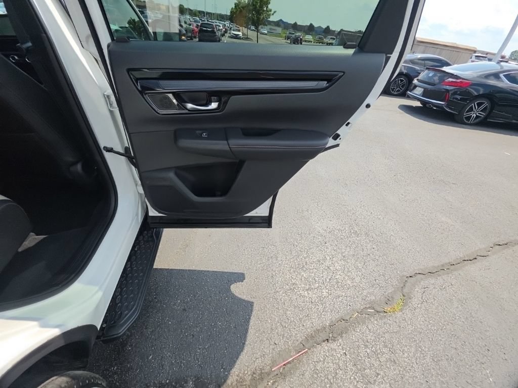 Used 2026 Honda CR-V Sport Touring image 32