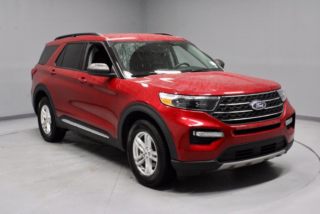 Certified 2023 Ford Explorer XLT w/ Equipment Group 202A AWD/4WD image 1