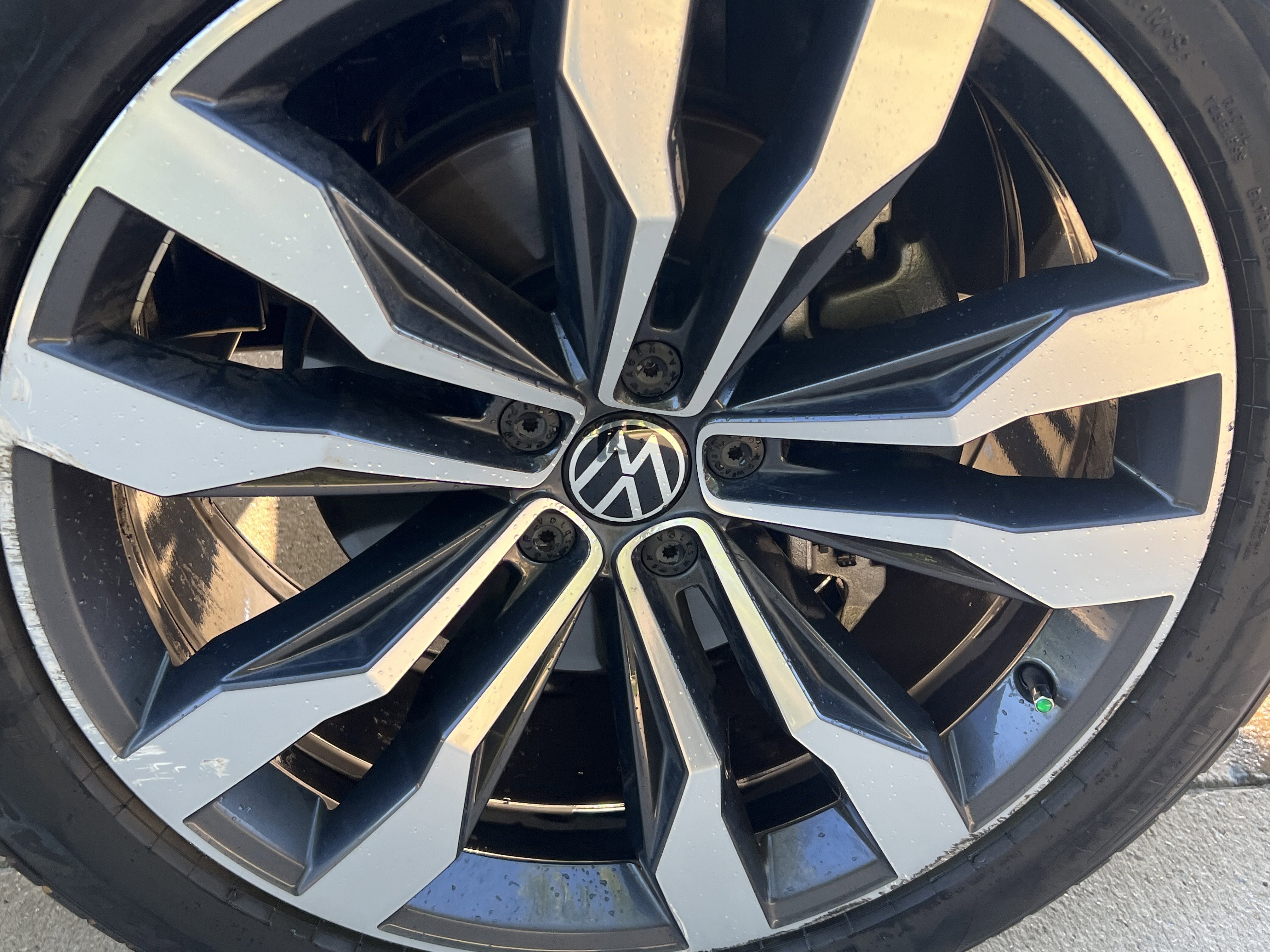 Used 2022 Volkswagen Atlas SEL Premium AWD/4WD image 12