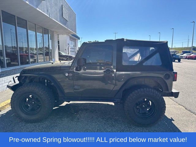 Used 2015 Jeep Wrangler Rubicon w/ Power Convenience Group AWD/4WD image 2