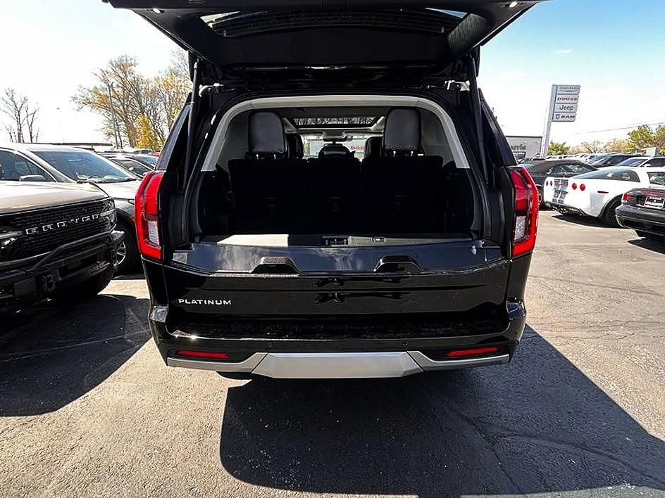 Used 2026 Ford Expedition Platinum w/ Driver's Package AWD/4WD image 7