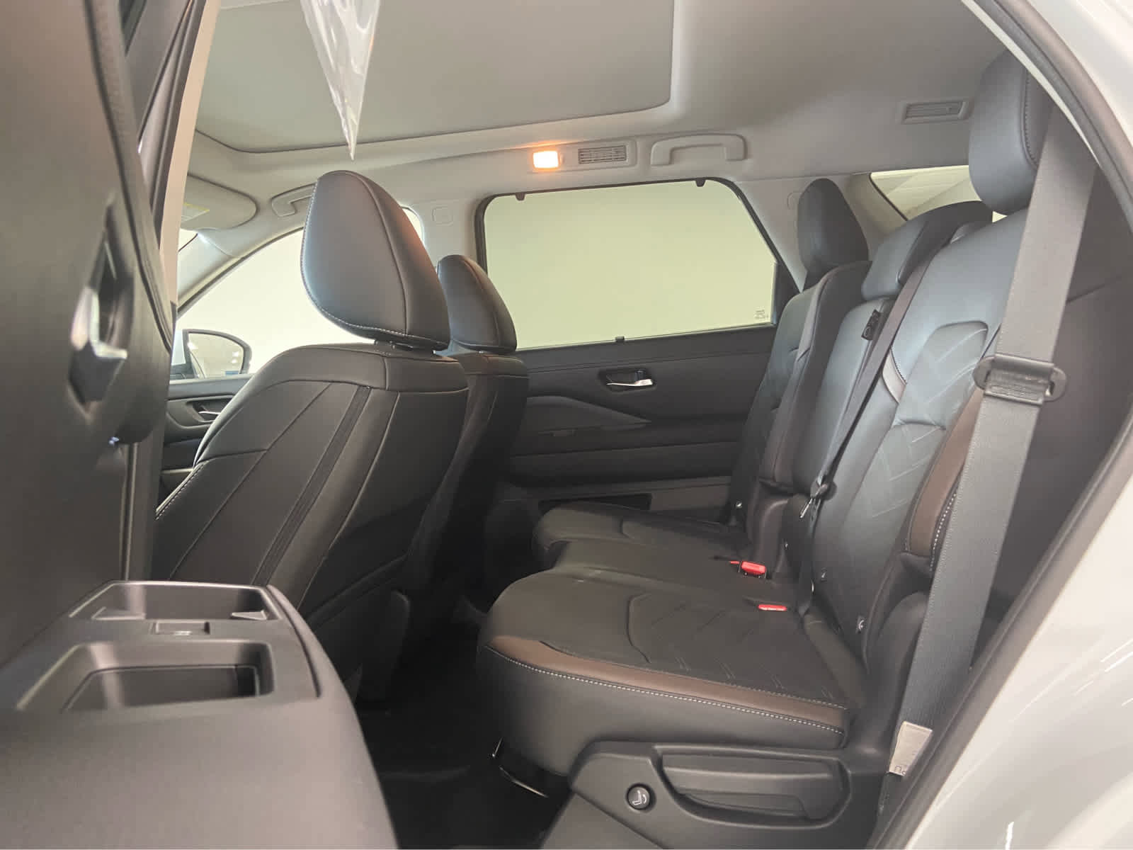 Used 2025 Nissan Pathfinder Platinum w/ Cargo Package image 13
