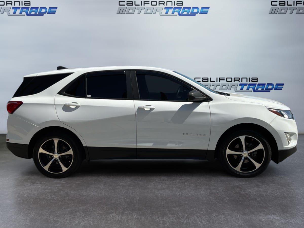 Used 2021 Chevrolet Equinox LS w/ LS Convenience Package FWD image 4