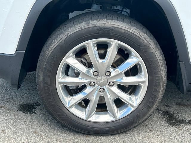 Used 2016 Jeep Cherokee Limited w/ Luxury Group AWD/4WD image 11