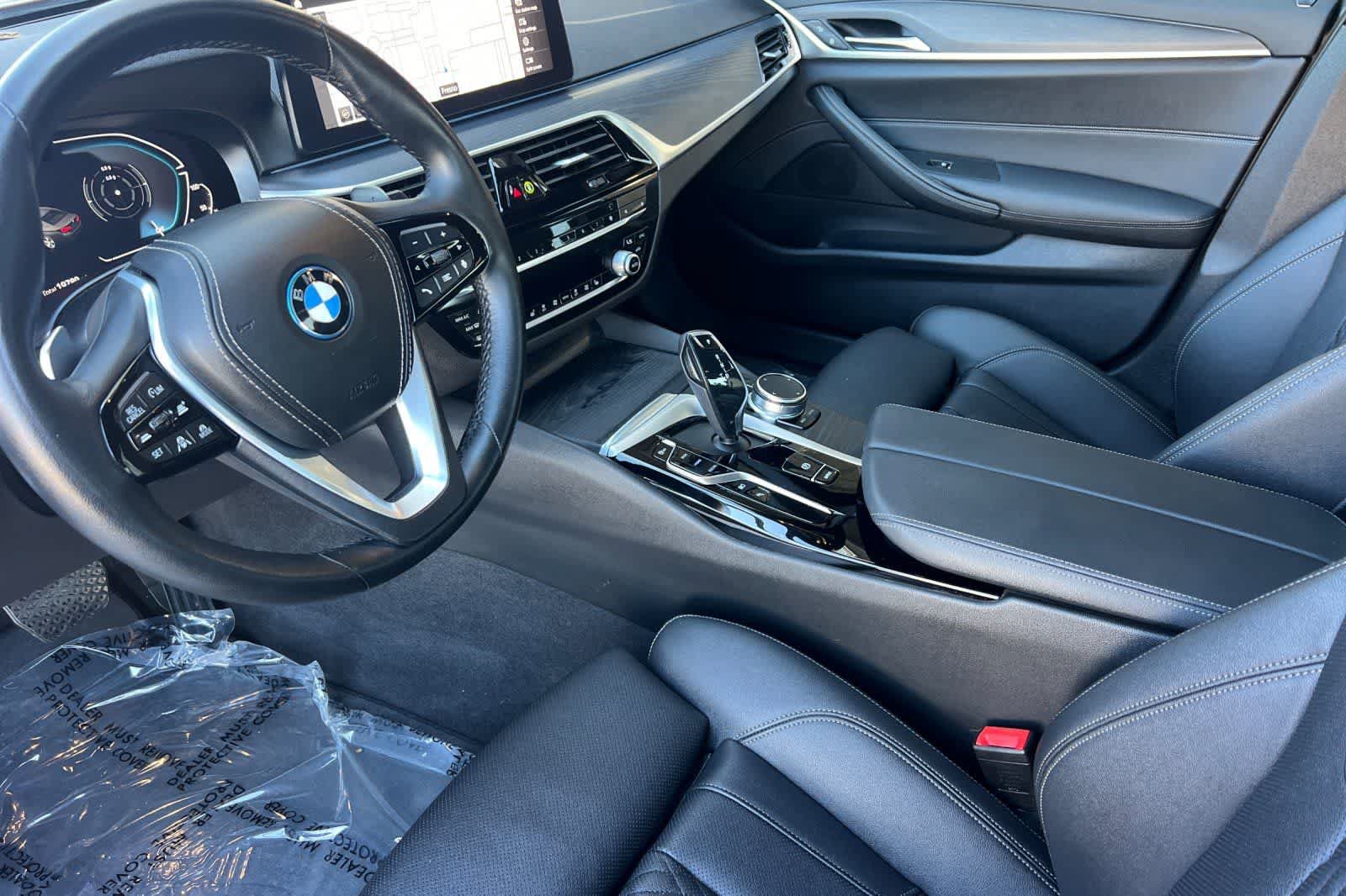 Used 2023 BMW 530e RWD image 12