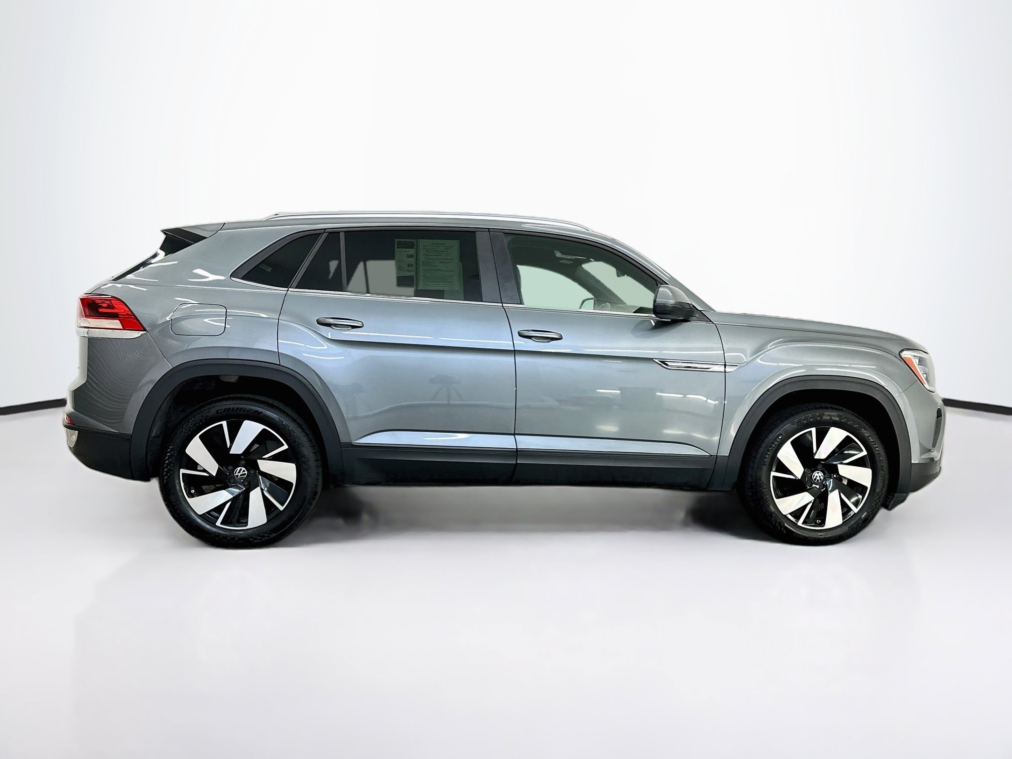 Used 2025 Volkswagen Atlas Cross Sport SE AWD/4WD image 10