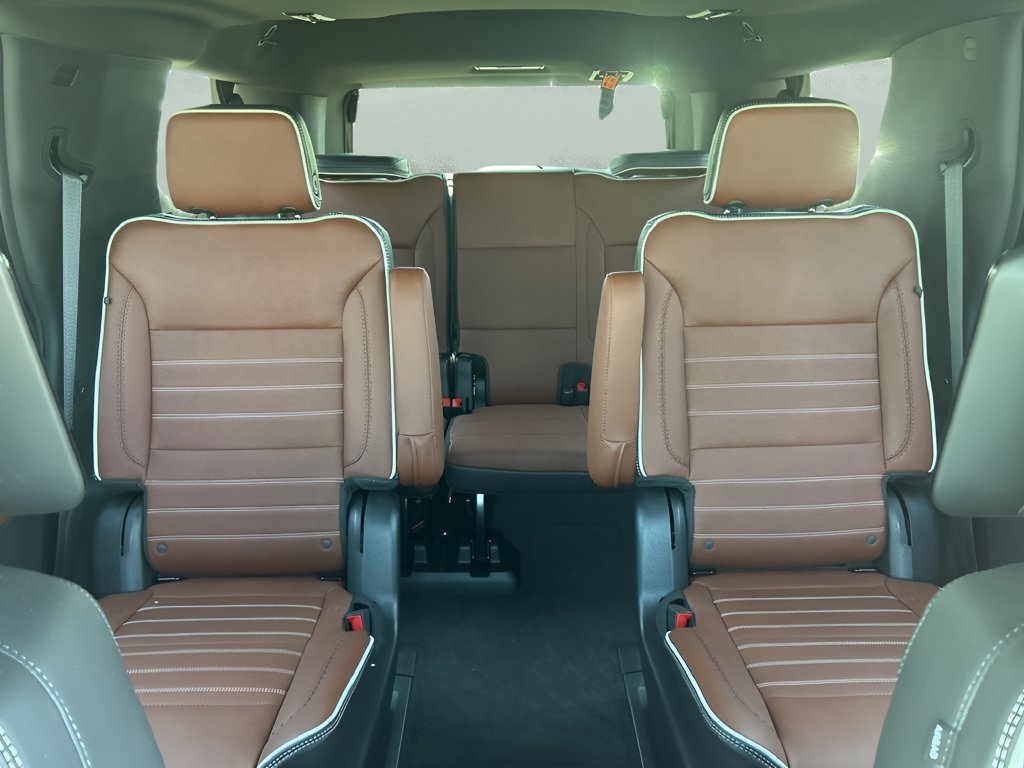 Used 2023 GMC Yukon Denali Ultimate AWD/4WD image 11
