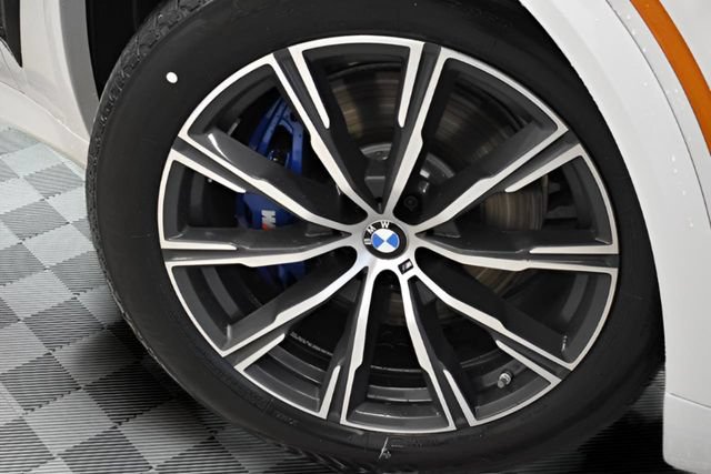 New 2026 BMW X5 xDrive40i w/ M Sport Package AWD/4WD image 14