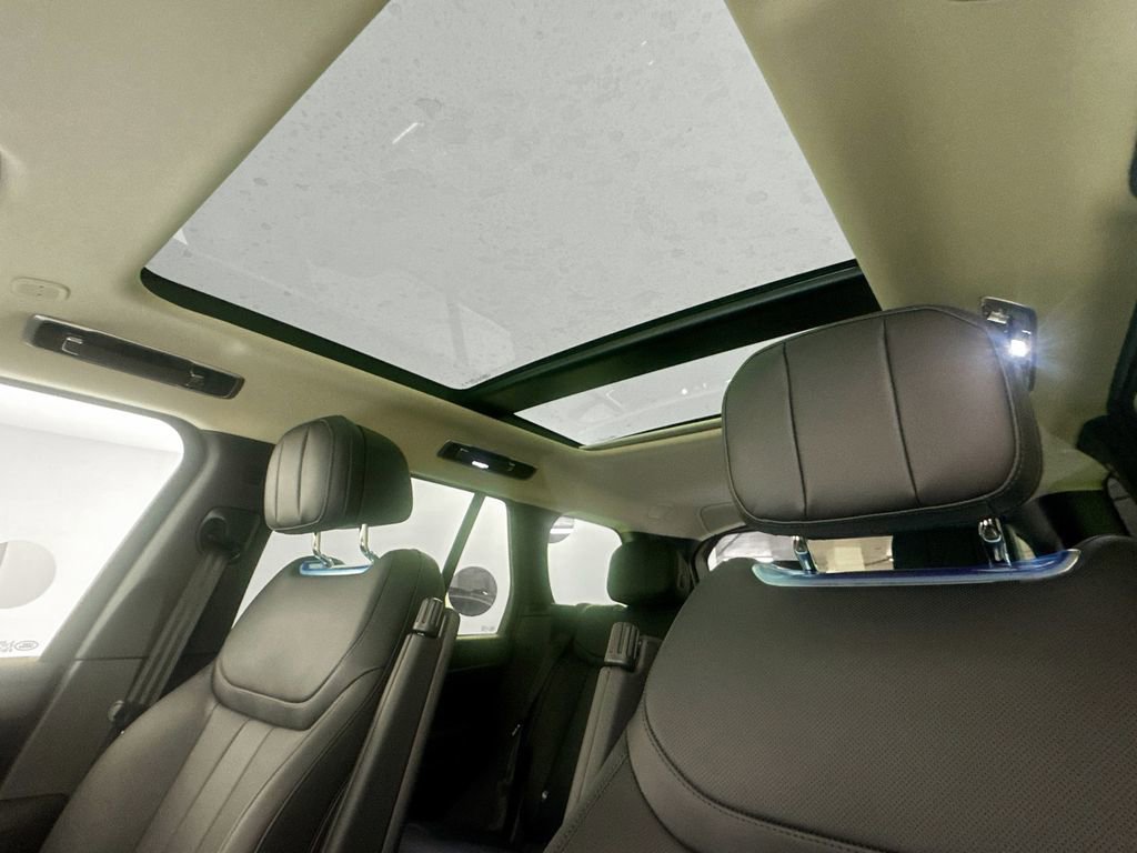 New 2026 Land Rover Range Rover SE image 21