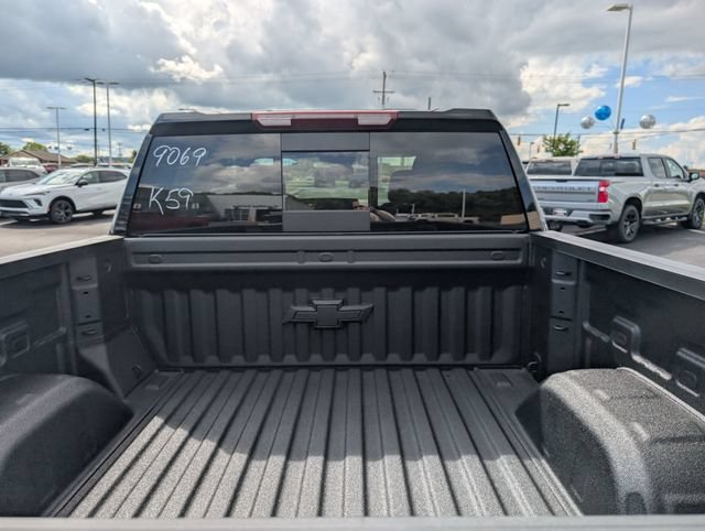 New 2026 Chevrolet Silverado 1500 RST w/ Redline Edition AWD/4WD image 10