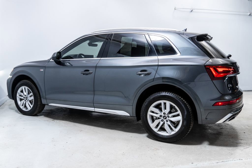 Used 2023 Audi Q5 2.0T Premium w/ Convenience Package AWD/4WD image 2