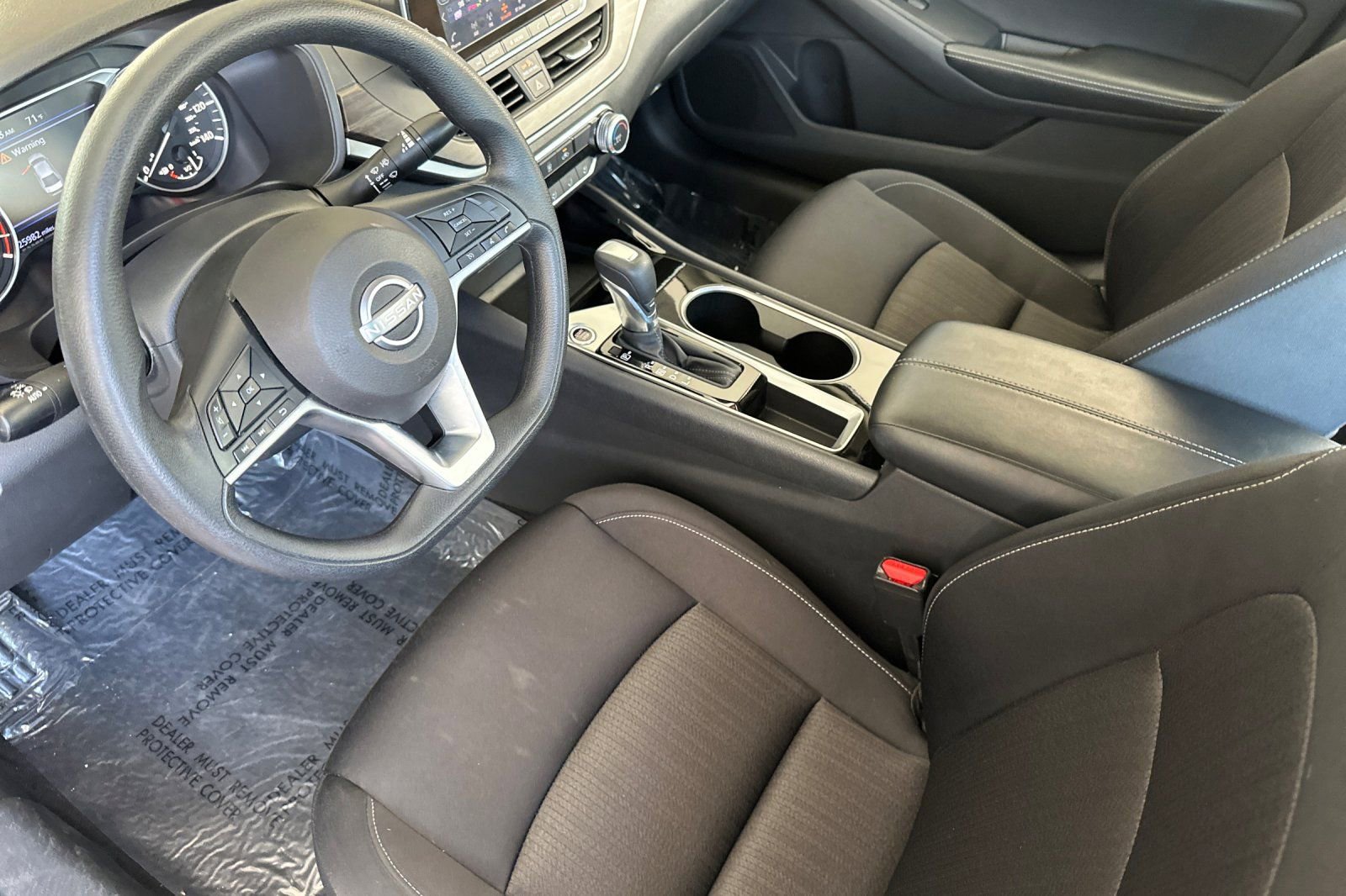 Used 2024 Nissan Altima 2.5 SV FWD image 8