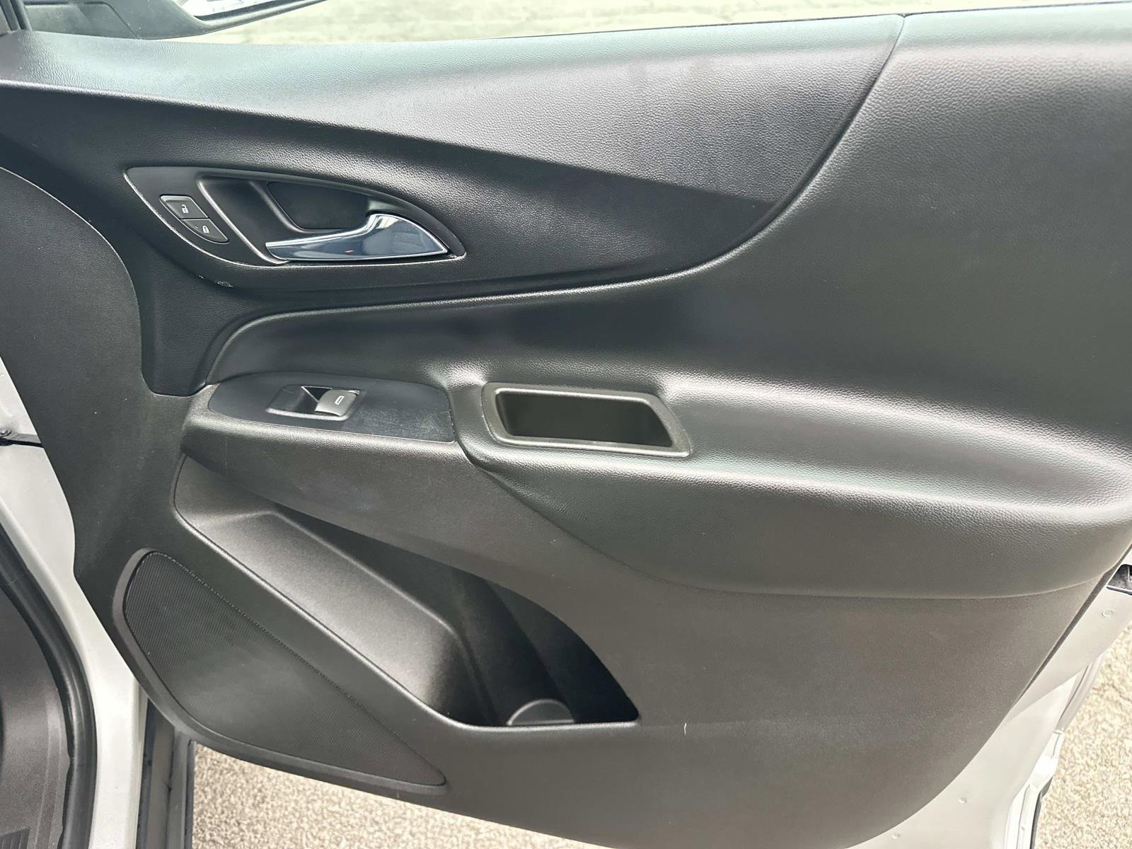 Used 2018 Chevrolet Equinox LT image 27