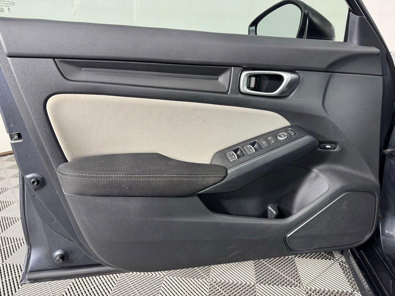 Used 2023 Honda Civic LX image 9