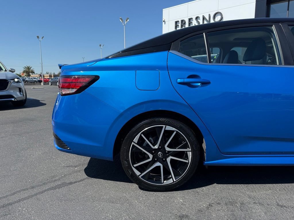 Used 2025 Nissan Sentra SR w/ SR Premium Package FWD image 12