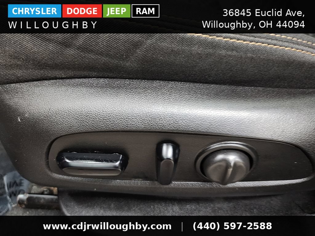 Used 2018 GMC Terrain SLE w/ Driver Convenience Package AWD/4WD image 16