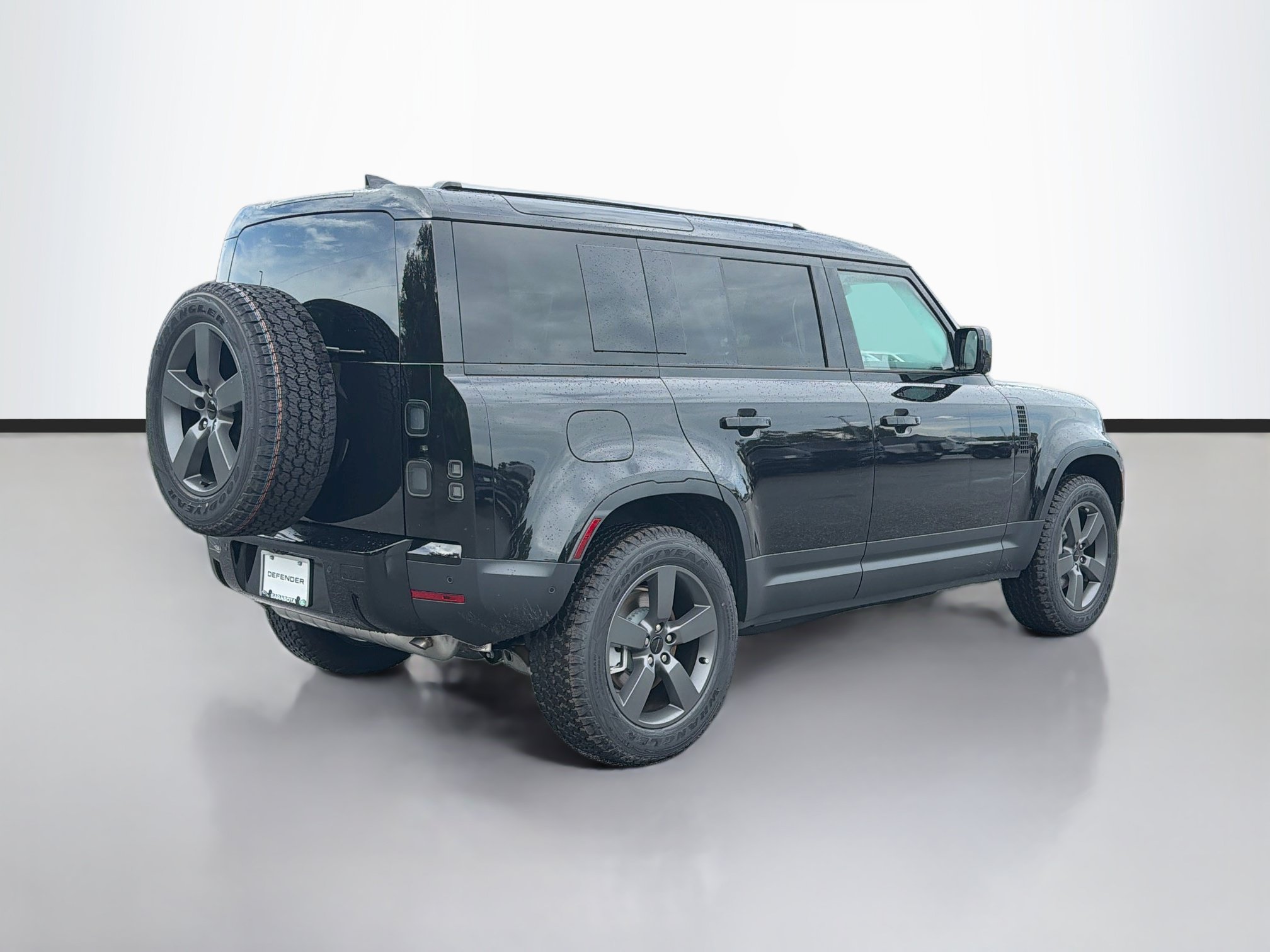 New 2026 Land Rover Defender 110 S AWD/4WD image 5