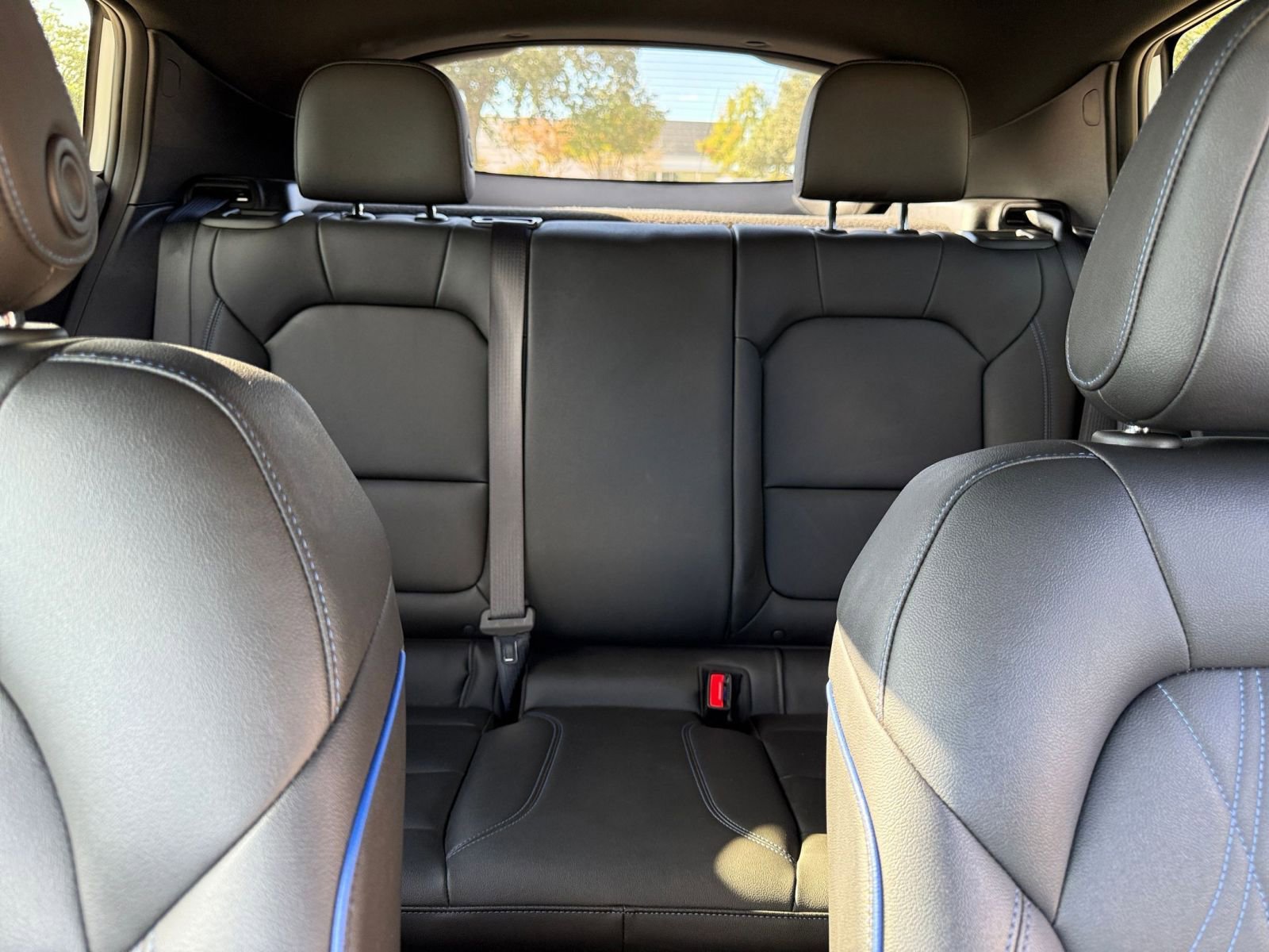 Used 2025 Buick Envista Sport Touring image 38