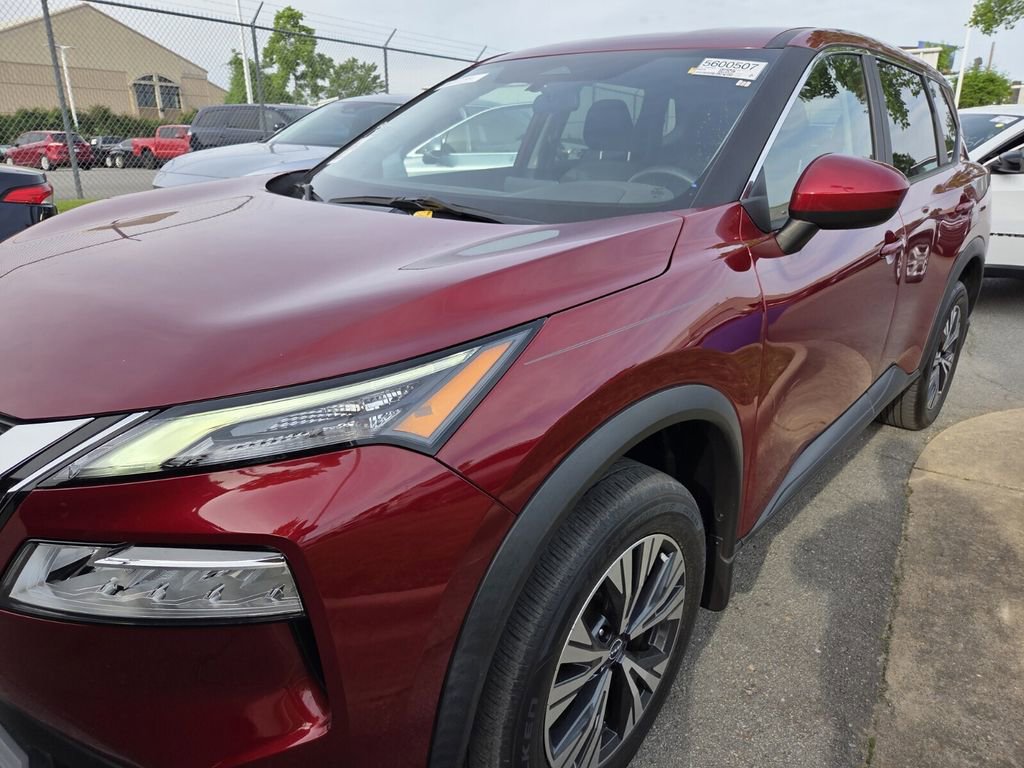 Used 2023 Nissan Rogue SV FWD image 4