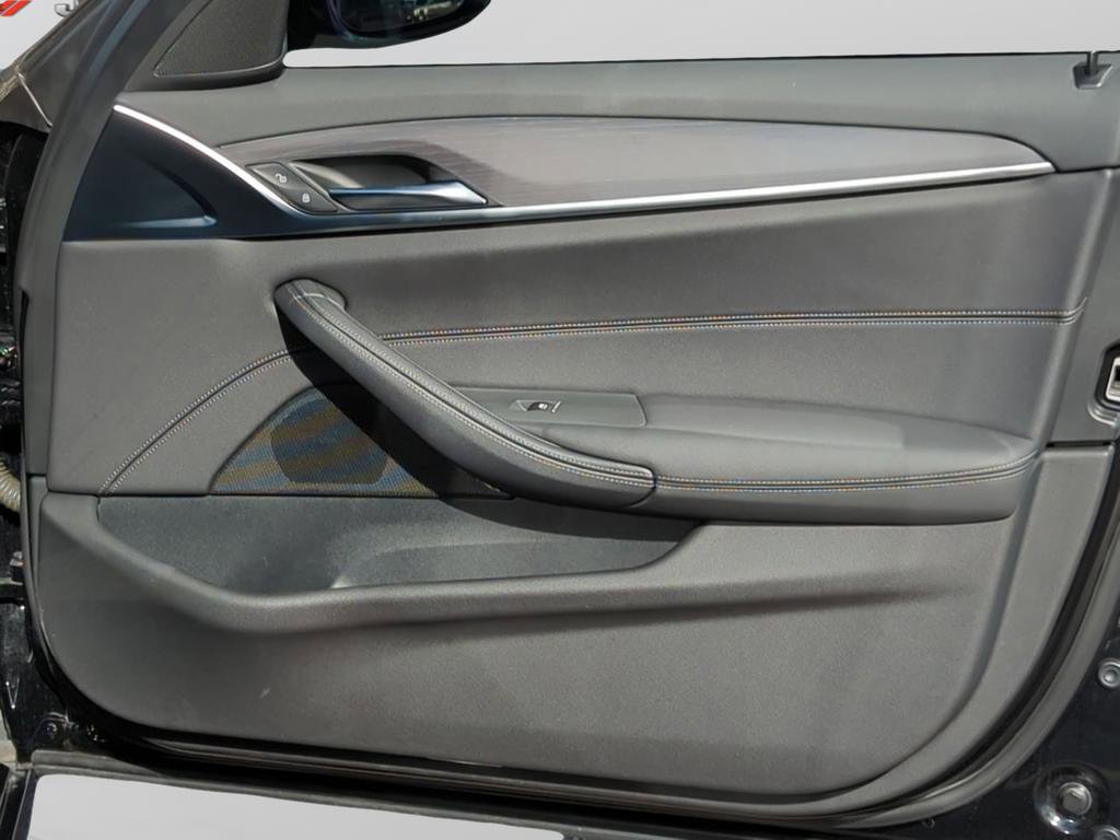 Used 2022 BMW 540i w/ M Sport Package image 30