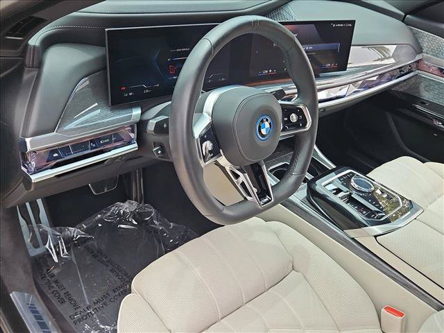 Used 2024 BMW i7 xDrive60 w/ Executive Package AWD/4WD image 10