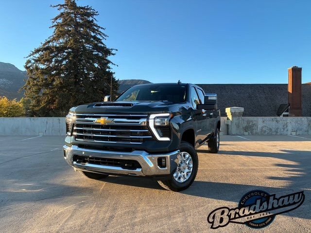 New 2026 Chevrolet Silverado 3500 LTZ w/ LTZ Convenience Package AWD/4WD image 1