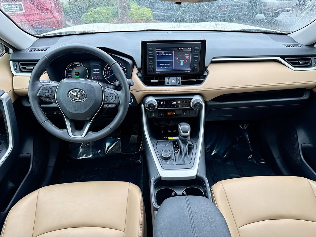 Used 2021 Toyota RAV4 XLE Premium image 24