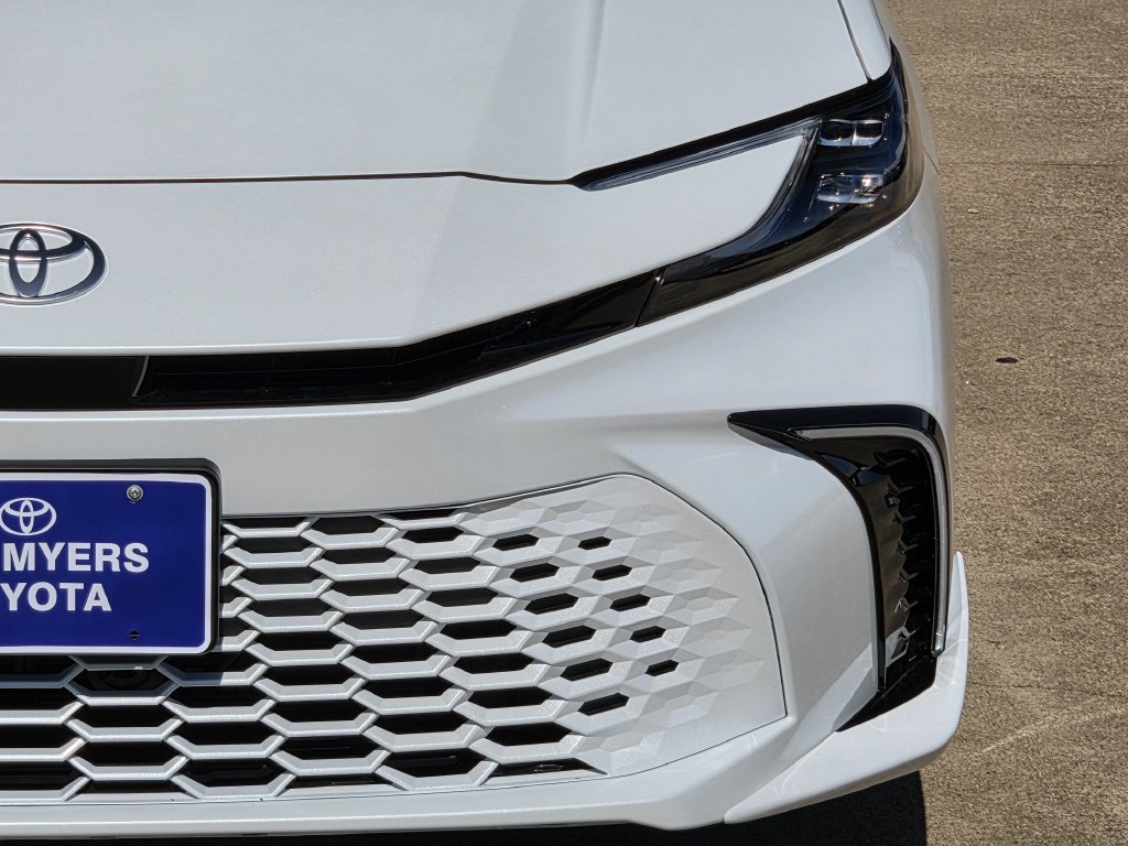 New 2026 Toyota Camry XSE FWD image 4
