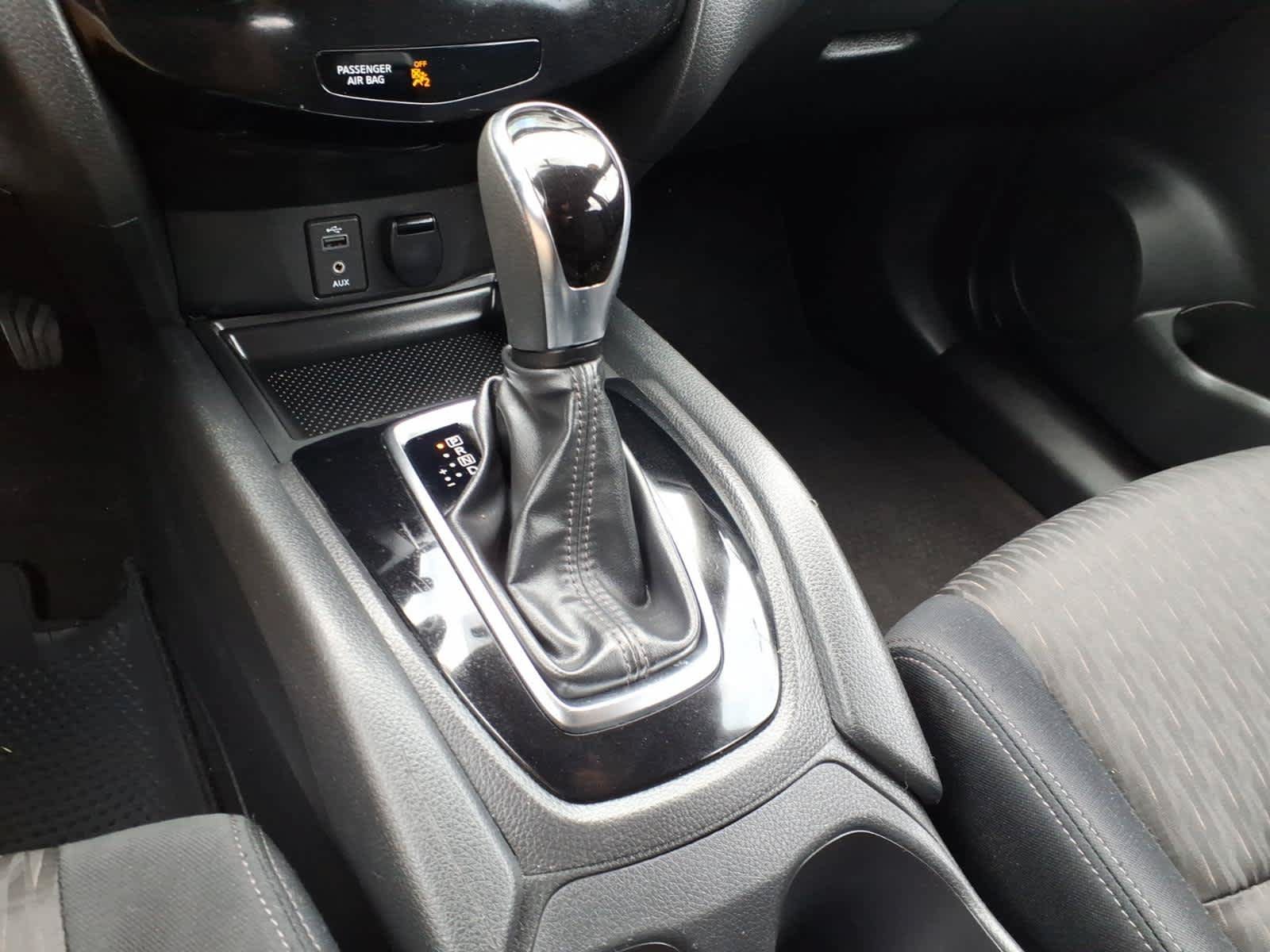 Used 2017 Nissan Rogue S FWD image 19