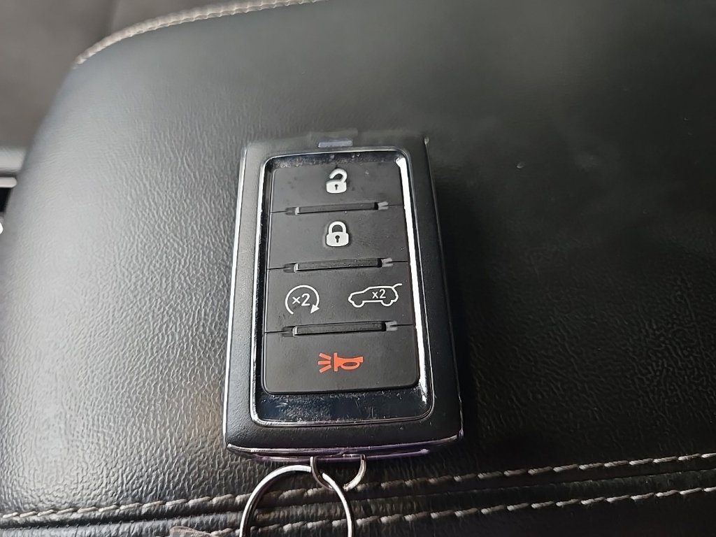 Used 2023 Jeep Grand Cherokee Altitude AWD/4WD image 98