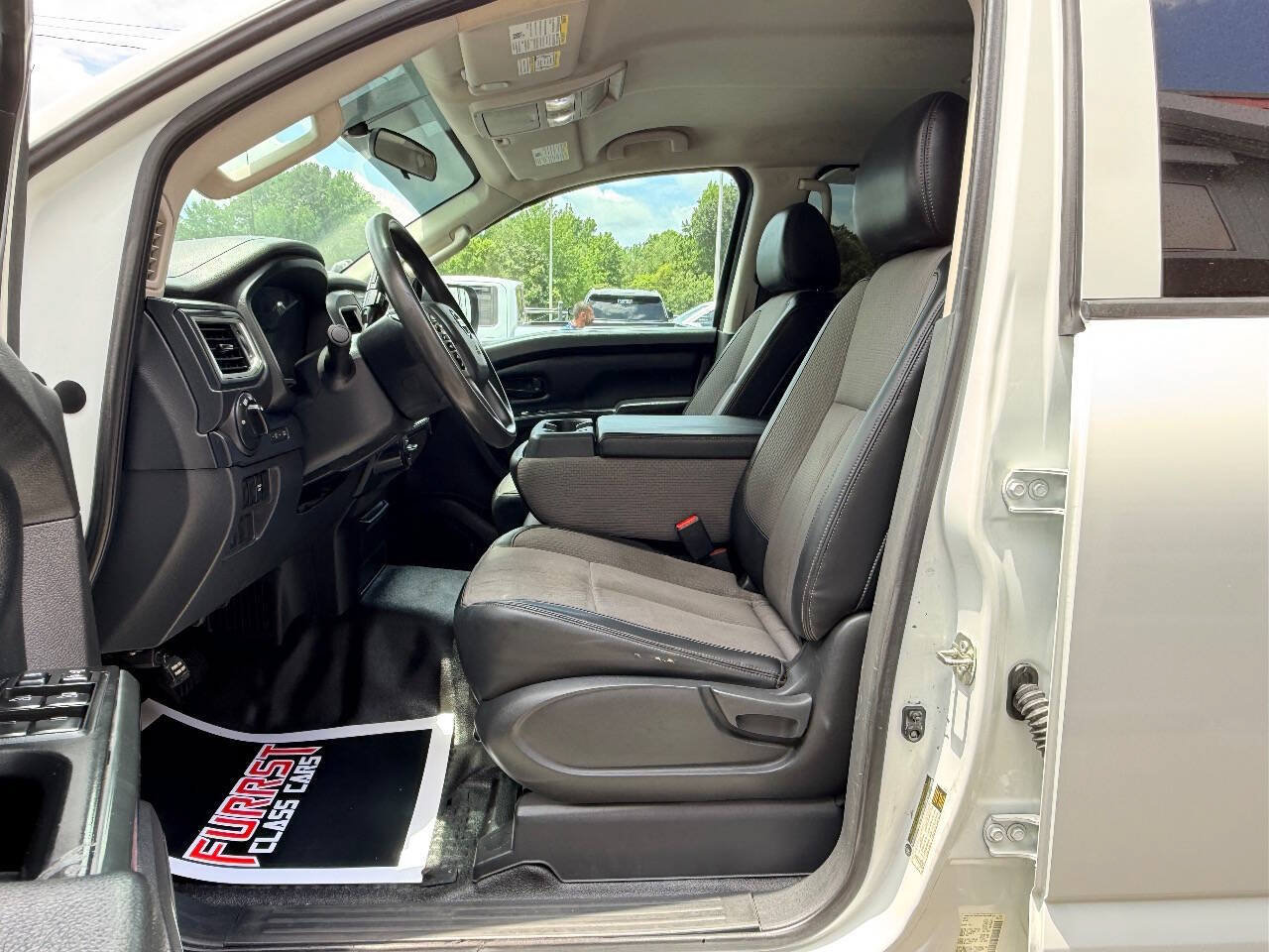 Used 2017 Nissan Titan S AWD/4WD image 17