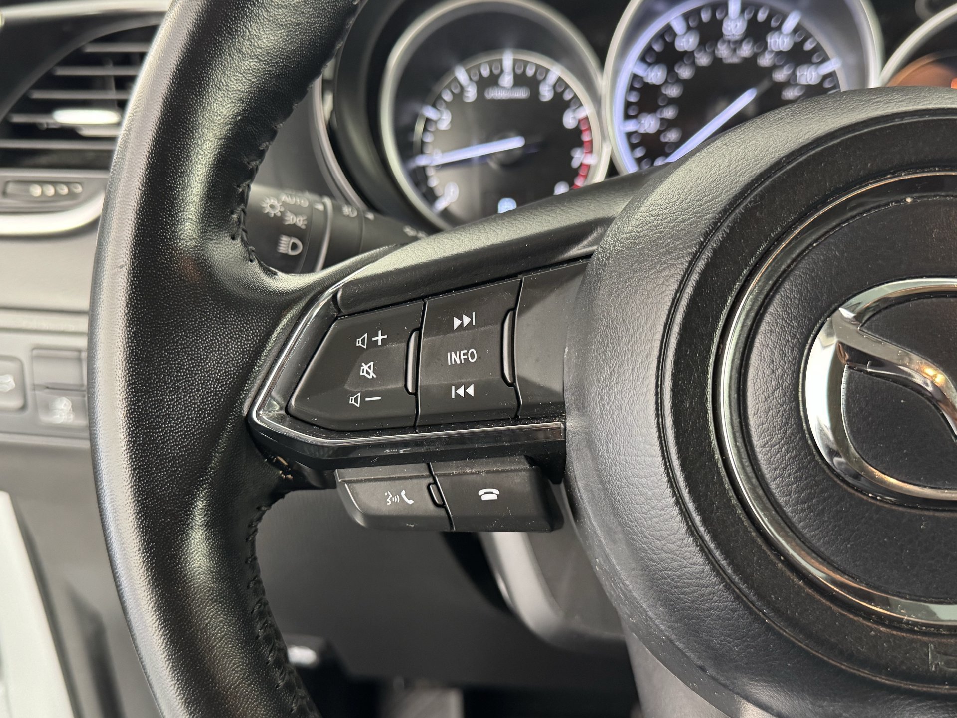 Used 2023 MAZDA CX-9 Touring Plus AWD/4WD image 27