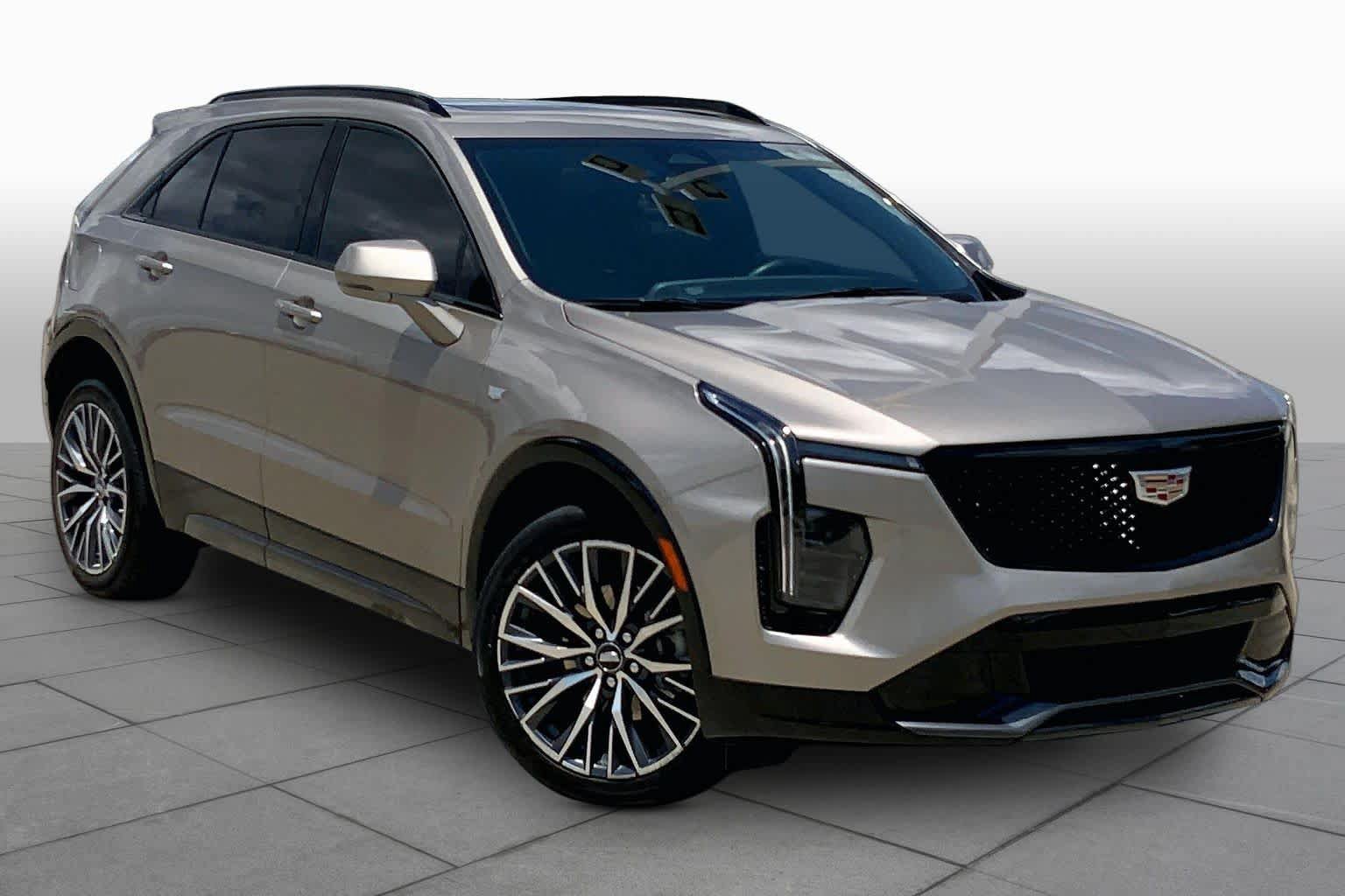 Used 2024 Cadillac XT4 Sport w/ Cold Weather Package FWD image 3