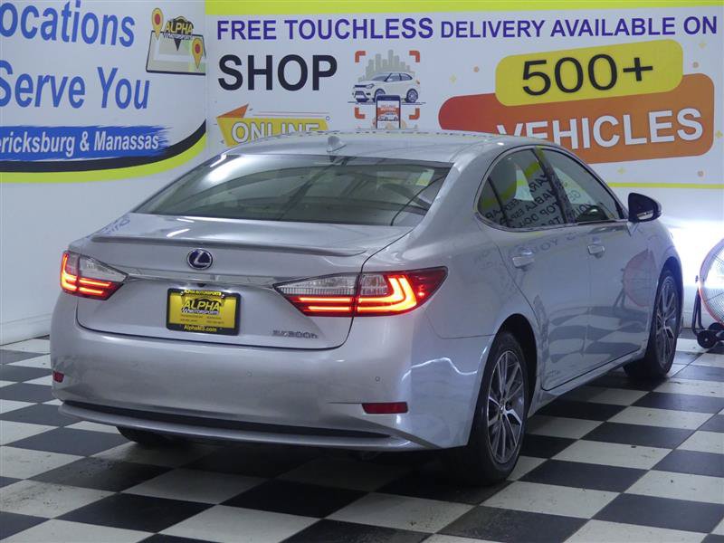 Used 2017 Lexus ES 300h w/ Luxury Package FWD image 7