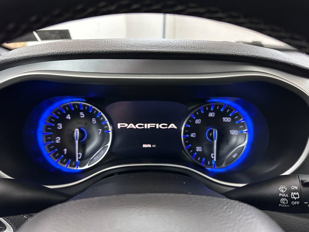 Certified 2022 Chrysler Pacifica Touring-L w/ S Appearance Package image 36