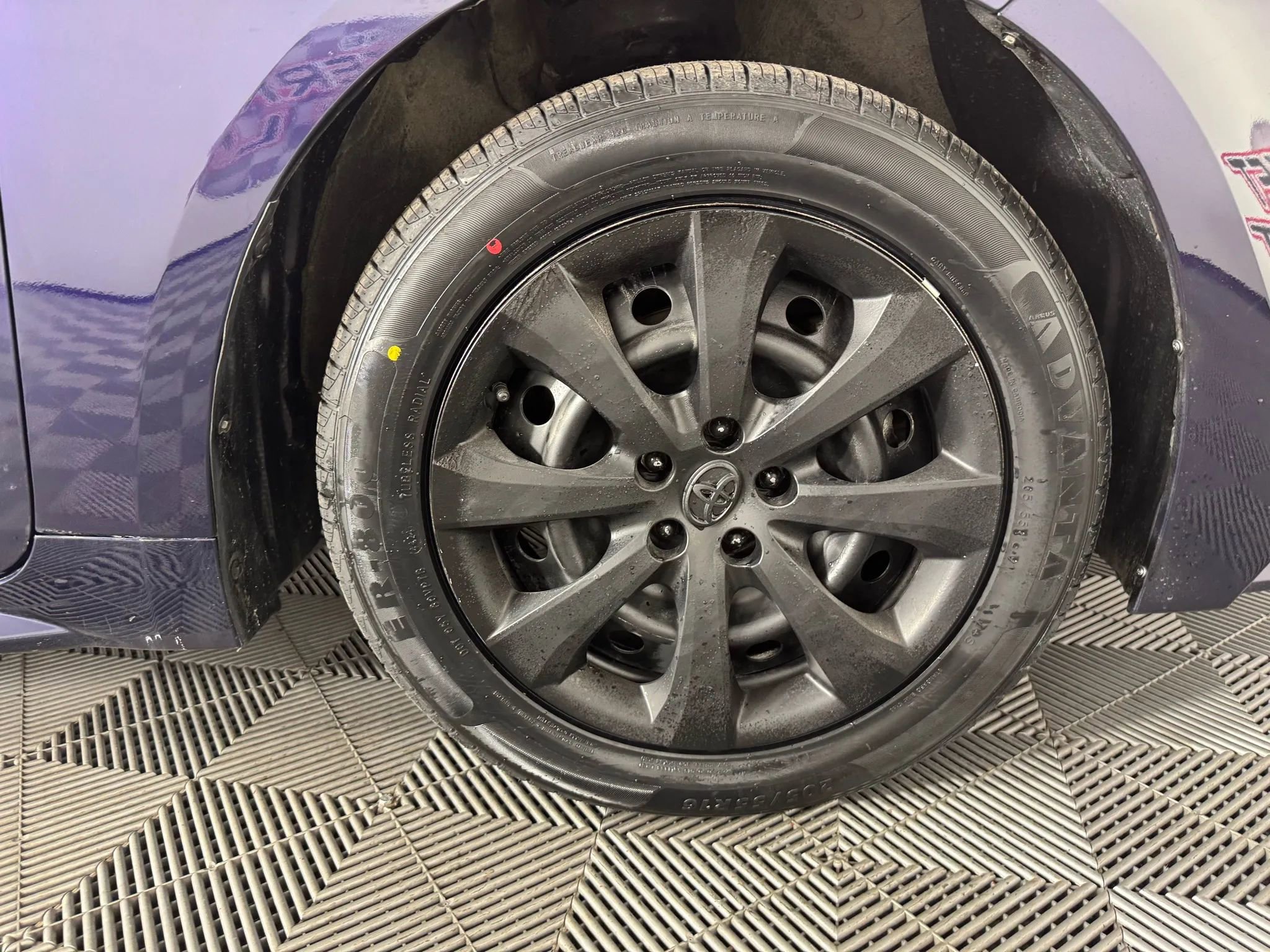 Used 2021 Toyota Corolla LE image 40