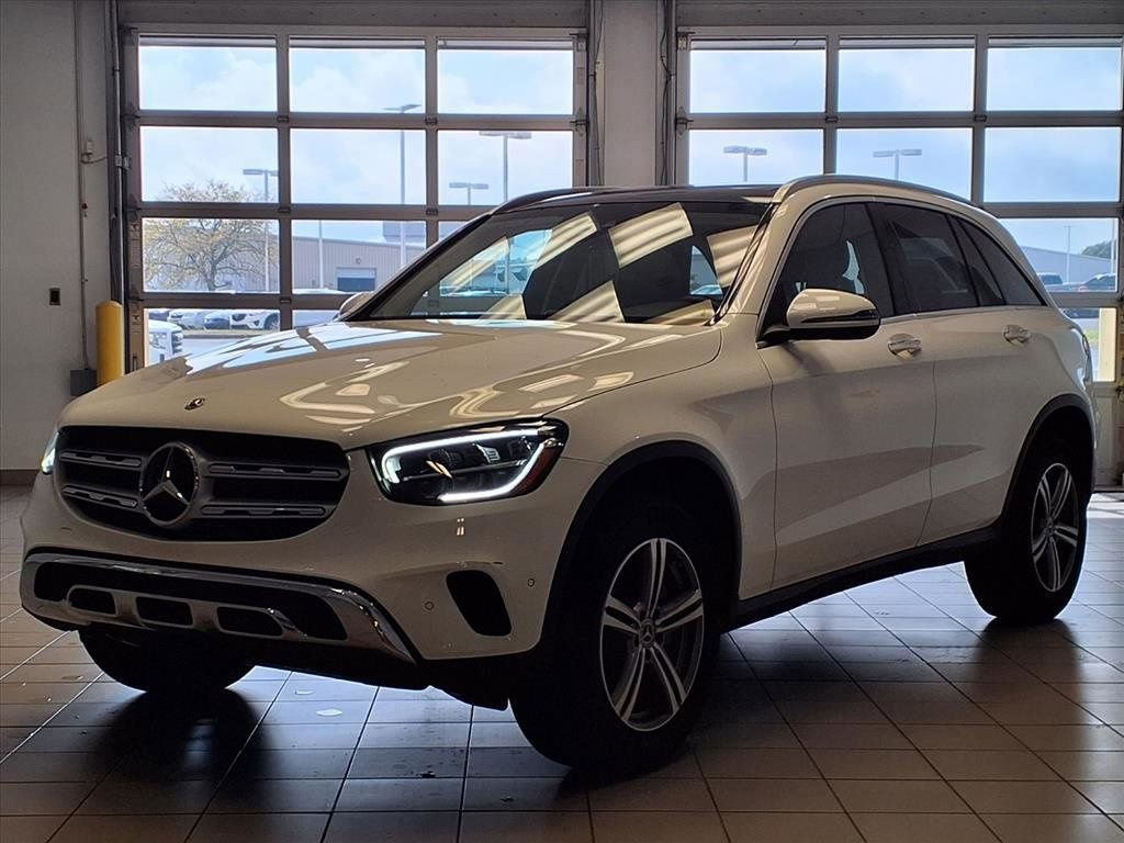 Used 2021 Mercedes-Benz GLC 300 4MATIC image 2