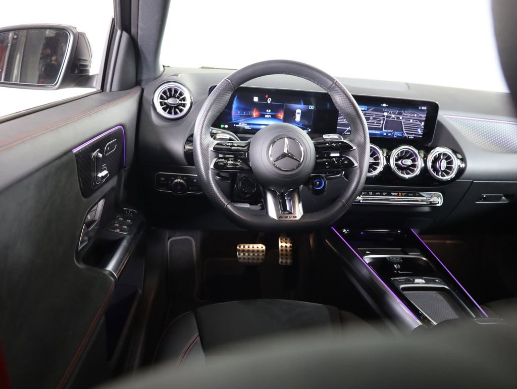 Used 2025 Mercedes-Benz GLA 35 AMG 4MATIC image 38