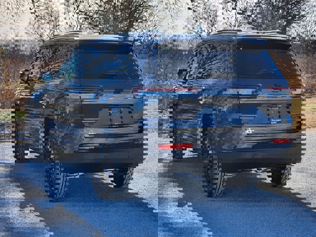 New 2025 Jeep Grand Cherokee L Limited w/ Black Appearance Package image 4