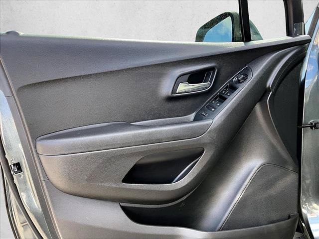 Certified 2020 Chevrolet Trax LS FWD image 17