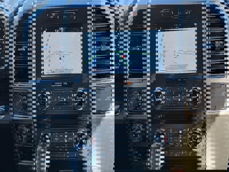 Used 2018 Ford F150 Lariat w/ Equipment Group 502A Luxury image 13