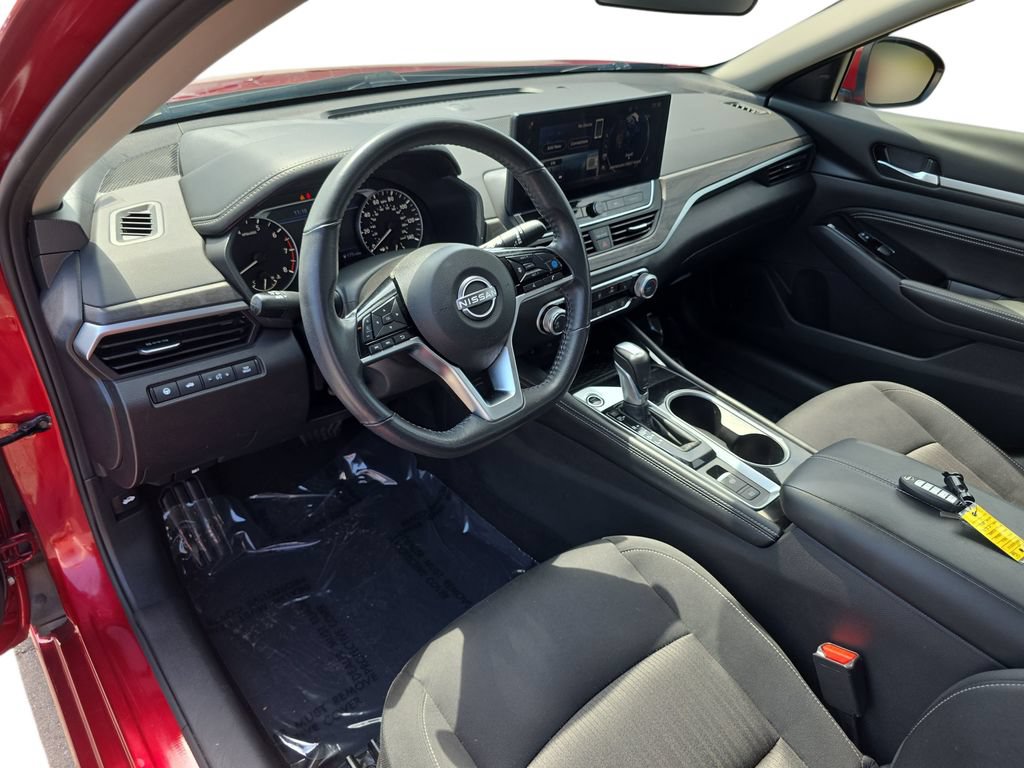 Used 2023 Nissan Altima 2.5 SV w/ SV Premium Package AWD/4WD image 16
