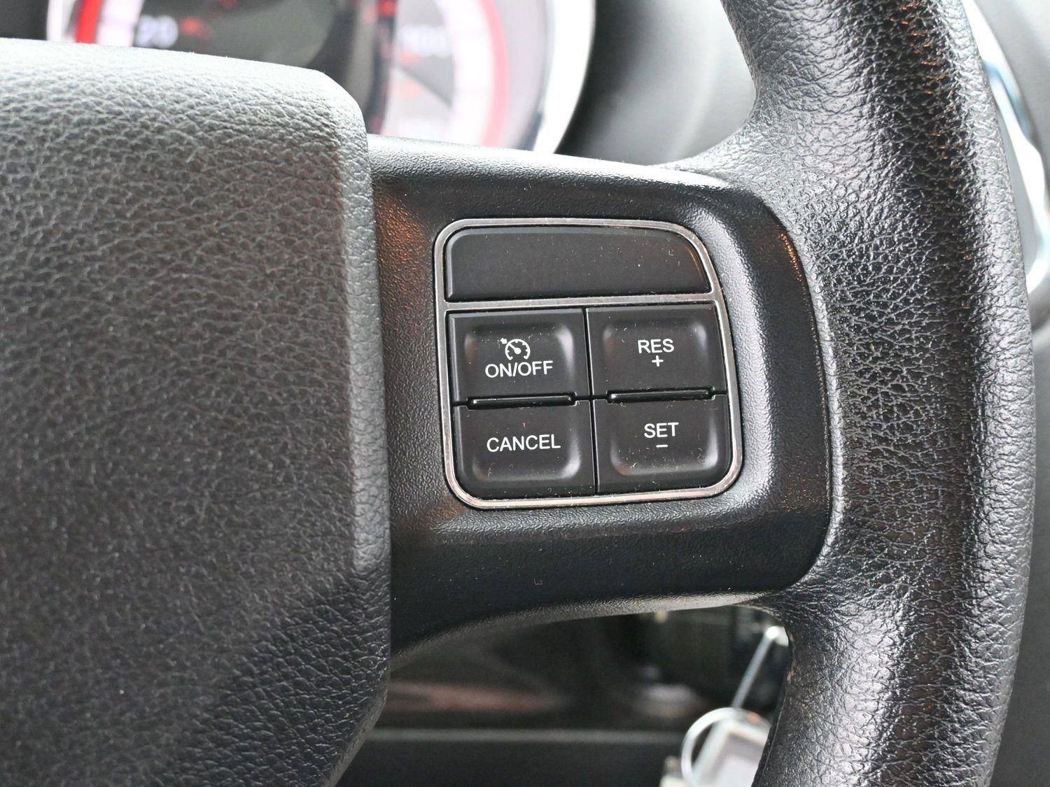 Used 2018 Dodge Grand Caravan SE w/ UConnect Hands-Free Group image 17