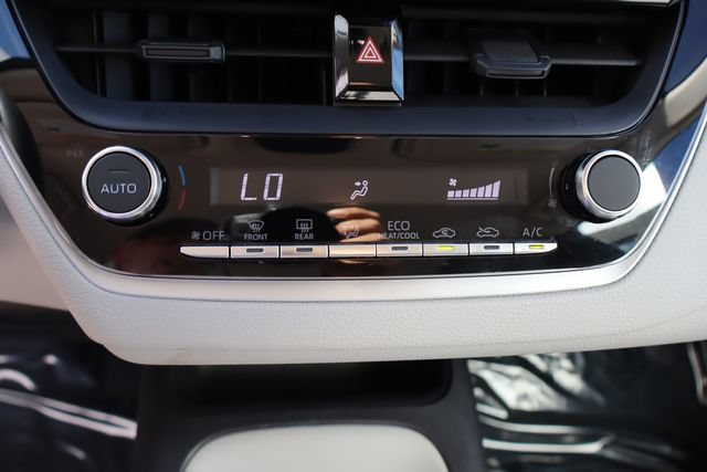 Used 2025 Toyota Corolla LE FWD image 34