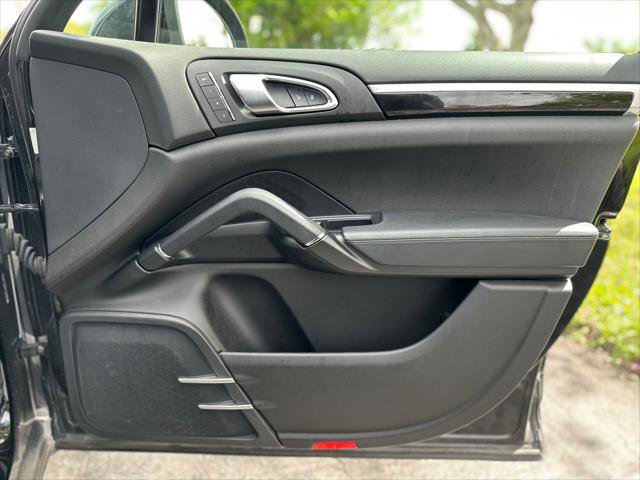 Used 2014 Porsche Cayenne Diesel image 19