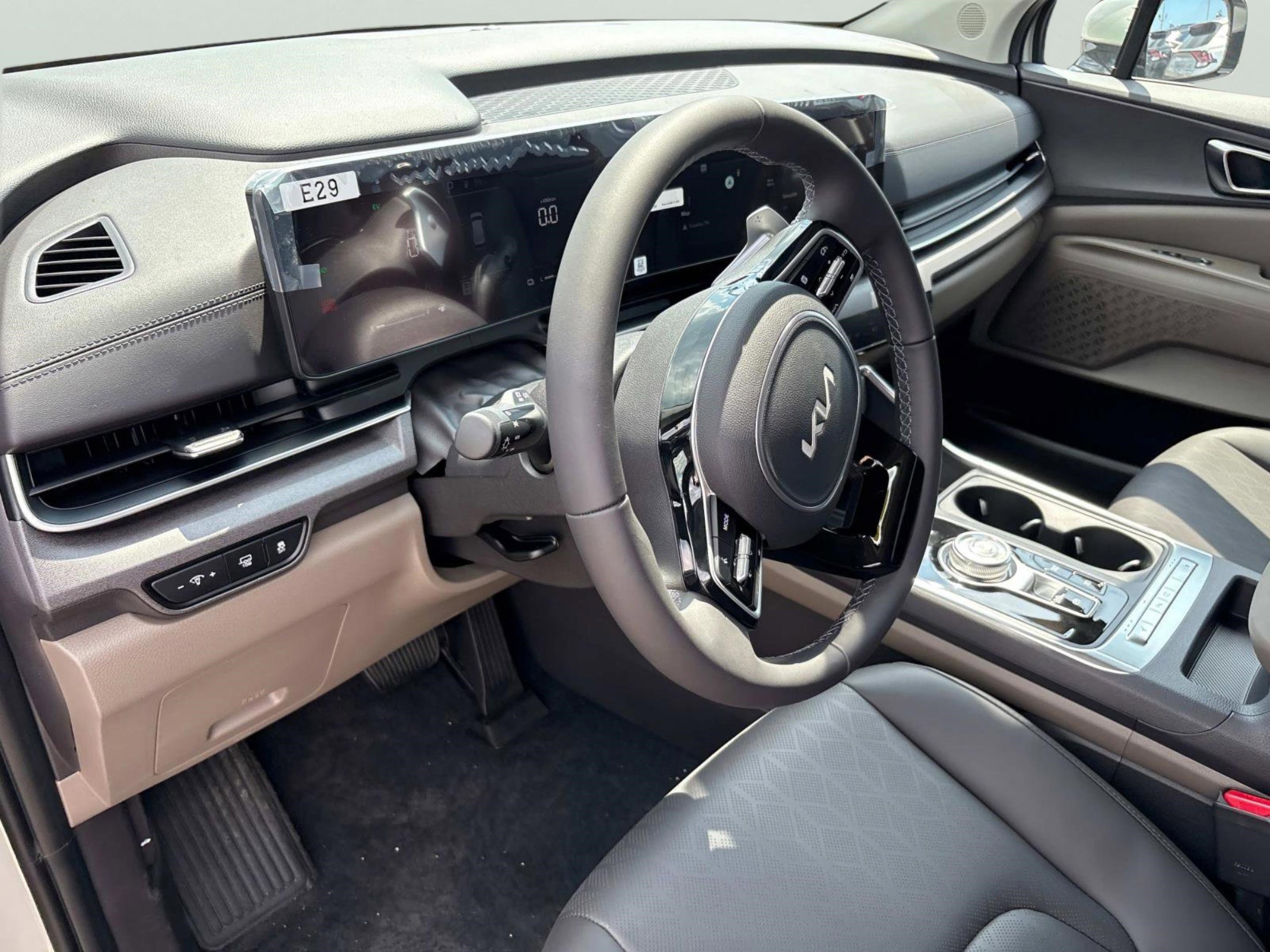 New 2026 Kia Carnival EX image 24