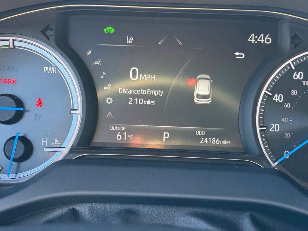 Used 2024 Toyota Venza LE AWD/4WD image 27