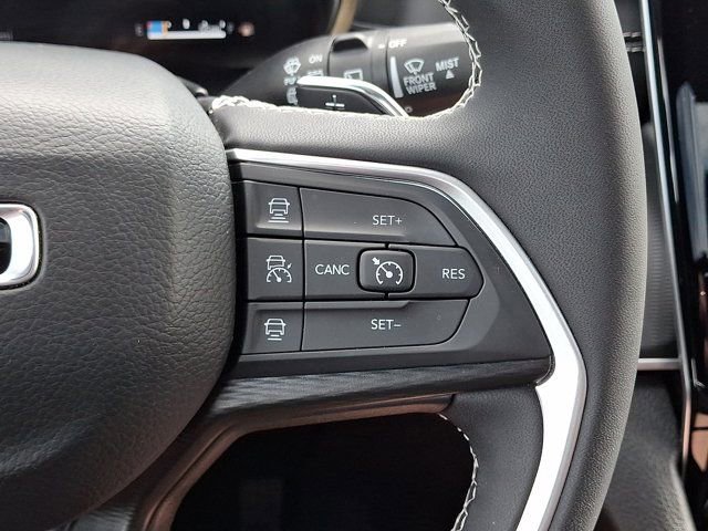 Certified 2025 Jeep Grand Cherokee L Laredo AWD/4WD image 28